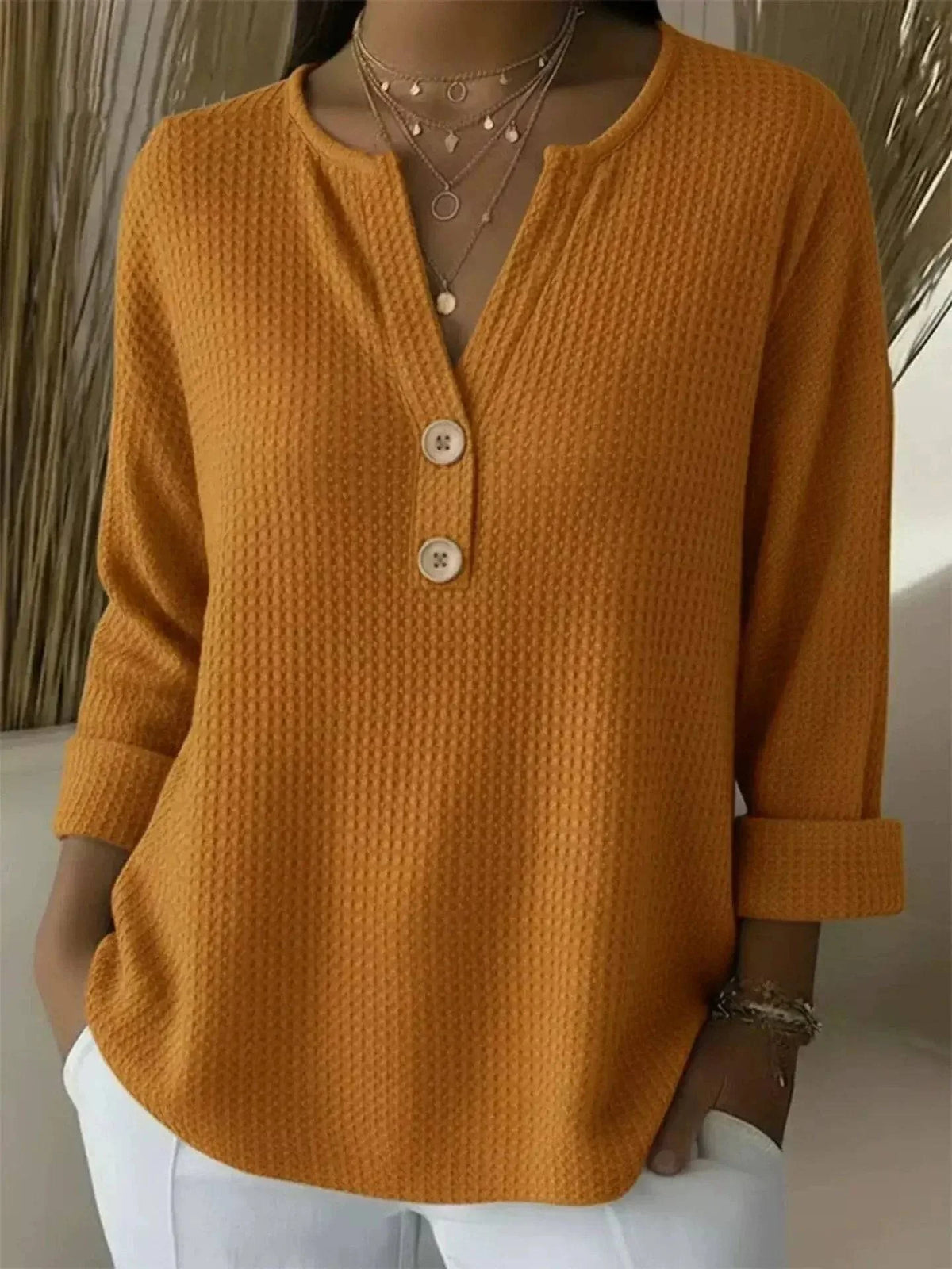 Lucía | Polera Henley Texturizada con Botones