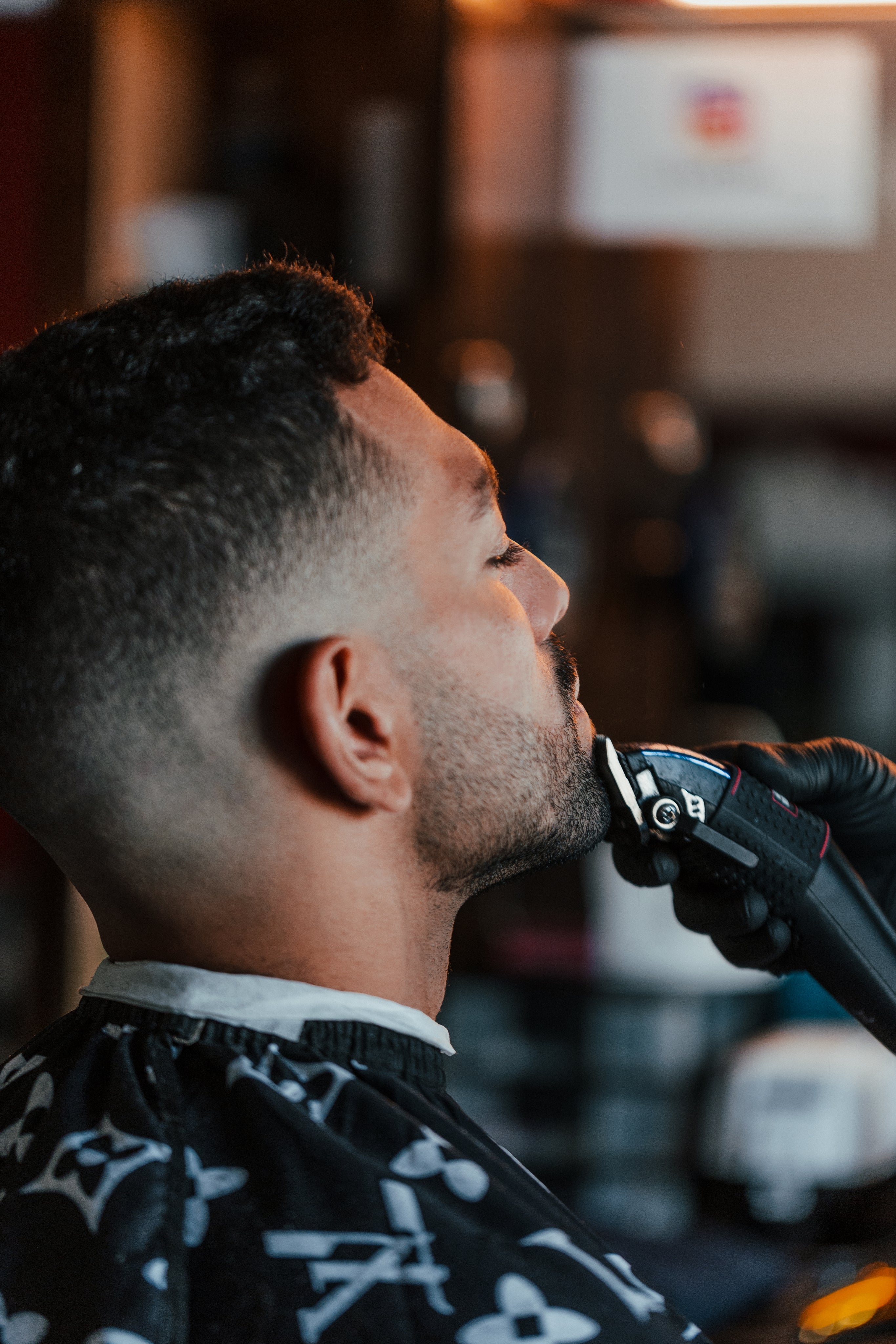 files/man-getting-his-beard-trimmed-by-barber.jpg